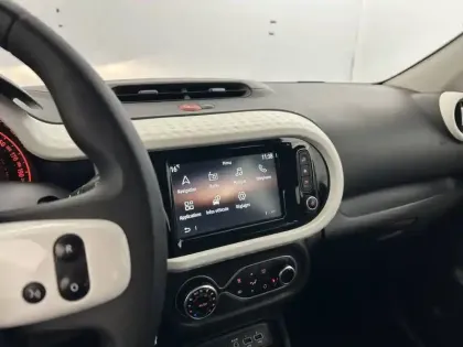 Photo 20 Renault Twingo  III SCe 65
