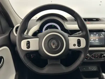 Photo 23 Renault Twingo  III E-Tech