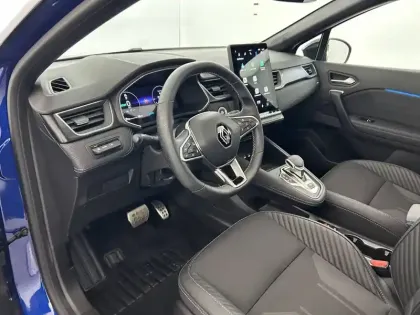 Photo 23 Renault Captur  E-Tech full hybrid 145 ch