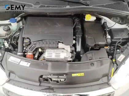 Photo 16 Peugeot 208 Gén. I Ph2 Tech Edition 5