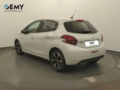 Photo 6 Peugeot 208 Gén. I Ph2 Tech Edition 5