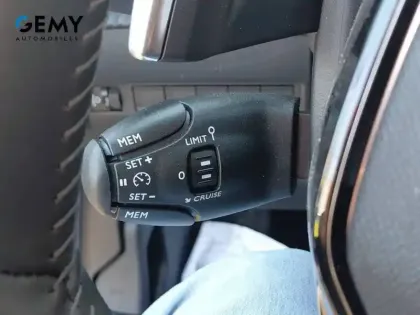 Photo 11 Peugeot 208  Hybrid 100 e-DCS6