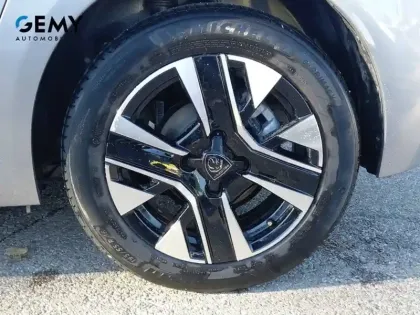 Photo 10 Peugeot 208  Hybrid 100 e-DCS6