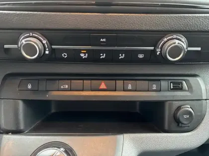 Photo 20 Toyota Proace  DOUBLE CABINE VITRE MEDIUM 2.0L 180 D-4D BVA8