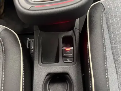 Photo 88 Renault Clio  E-Tech full hybrid 145 GSR2