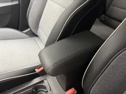 Photo 136 Renault Clio  E-Tech full hybrid 145 GSR2