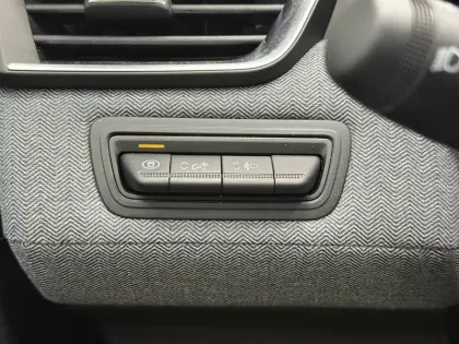 Photo 79 Renault Clio  E-Tech full hybrid 145 GSR2