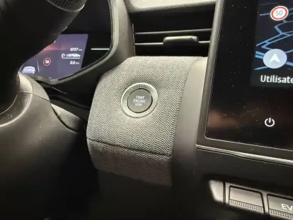 Photo 81 Renault Clio  E-Tech full hybrid 145 GSR2