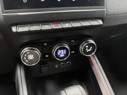 Photo 86 Renault Clio  E-Tech full hybrid 145 GSR2