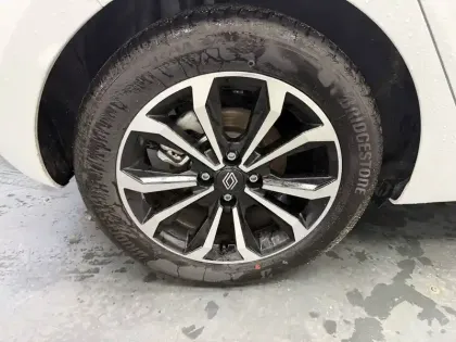 Photo 10 Renault Clio  E-Tech full hybrid 145 GSR2