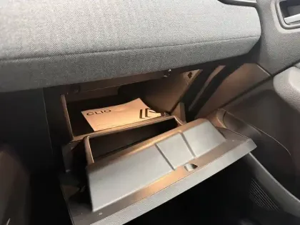 Photo 46 Renault Clio  E-Tech full hybrid 145 GSR2