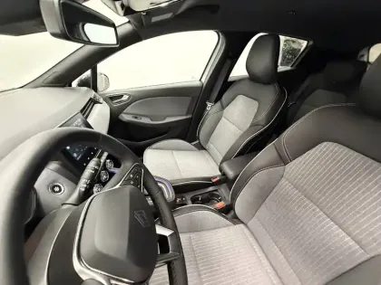 Photo 26 Renault Clio  E-Tech full hybrid 145 GSR2