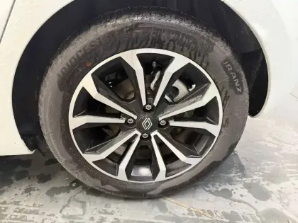 Photo 103 Renault Clio  E-Tech full hybrid 145 GSR2