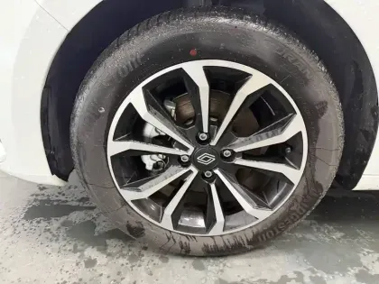 Photo 102 Renault Clio  E-Tech full hybrid 145 GSR2