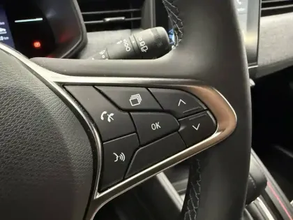 Photo 123 Renault Clio  E-Tech full hybrid 145 GSR2