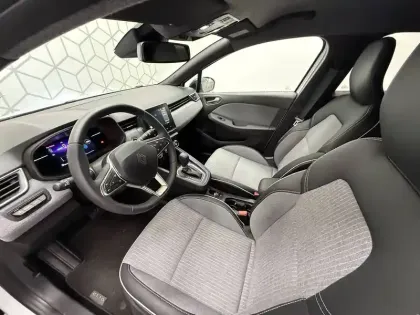 Photo 72 Renault Clio  E-Tech full hybrid 145 GSR2