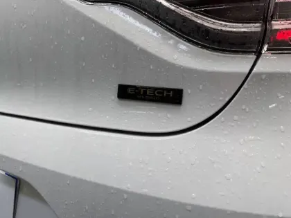 Photo 12 Renault Clio  E-Tech full hybrid 145 GSR2