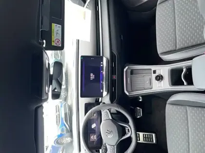 Photo 7 Volkswagen T-roc  1.5 eTSI EVO2 Hybrid 150 ch DSG7