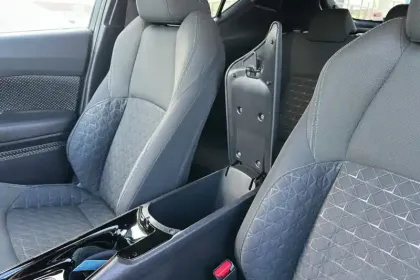 Photo 17 Toyota C-HR  Hybride 122h