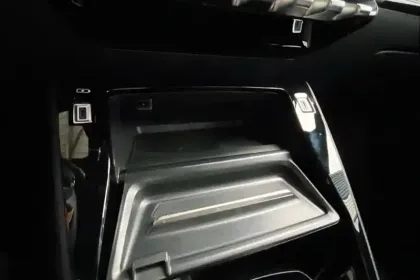 Photo 9 Peugeot 2008  Hybrid 145 e-DCS6