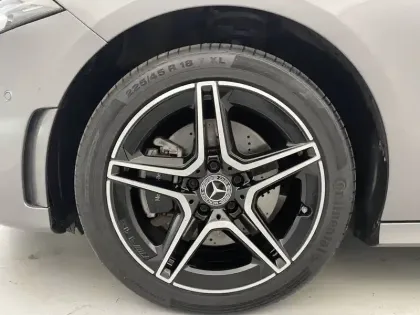 Photo 17 Mercedes Classe A  250 e 8G-DCT