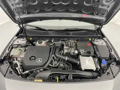 Photo 19 Mercedes Classe A  250 e 8G-DCT