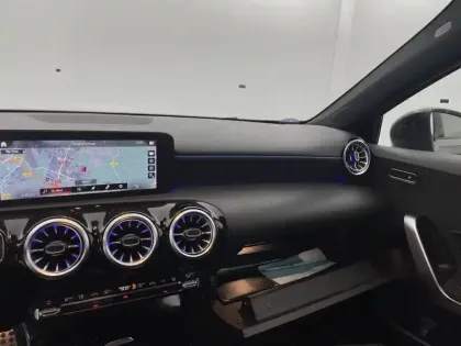 Photo 26 Mercedes Classe A  250 e 8G-DCT