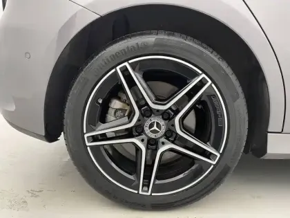 Photo 18 Mercedes Classe A  250 e 8G-DCT