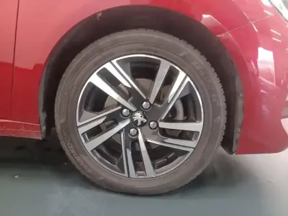 Photo 8 Peugeot 208  PureTech 100 S&S BVM6