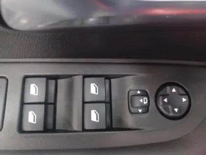 Photo 16 Peugeot 208  PureTech 100 S&S BVM6