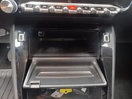 Photo 25 Peugeot 208  PureTech 100 S&S BVM6