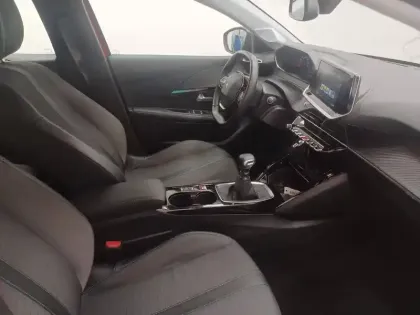 Photo 31 Peugeot 208  PureTech 100 S&S BVM6