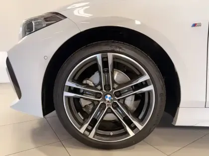 Photo 10 BMW Serie 1 118i 136 ch DKG7