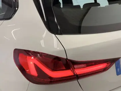 Photo 18 BMW Serie 1 118i 136 ch DKG7