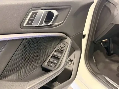 Photo 19 BMW Serie 1 118i 136 ch DKG7