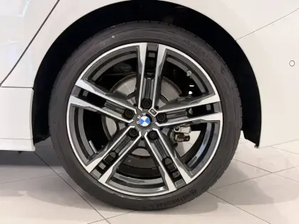 Photo 15 BMW Serie 1 118i 136 ch DKG7