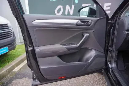 Photo 15 Volkswagen T-roc  1.0 TSI 116 Start/Stop BVM6