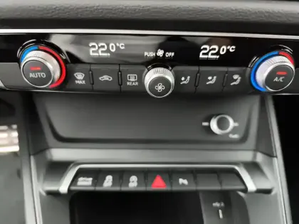 Photo 11 Audi Q3  35 TFSI 150 ch S tronic 7