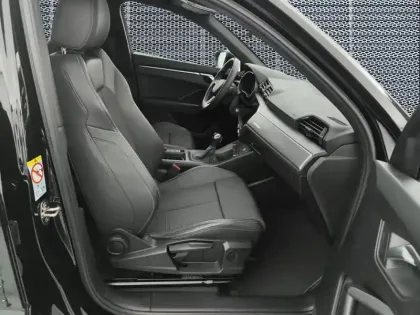 Photo 8 Audi Q3  35 TFSI 150 ch S tronic 7