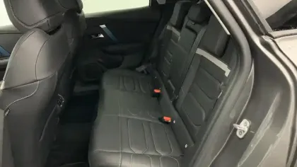 Photo 20 Citroën C4 e- 136 ch Automatique