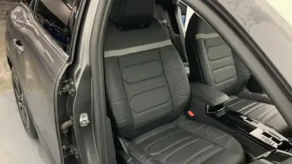 Photo 8 Citroën C4 e- 136 ch Automatique