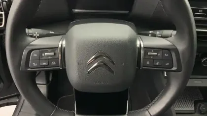 Photo 18 Citroën C4 e- 136 ch Automatique