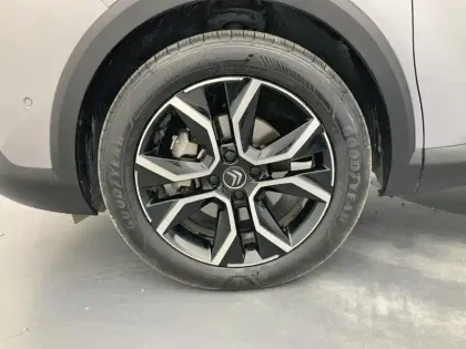 Photo 20 Citroën C4 e- 136 ch Automatique