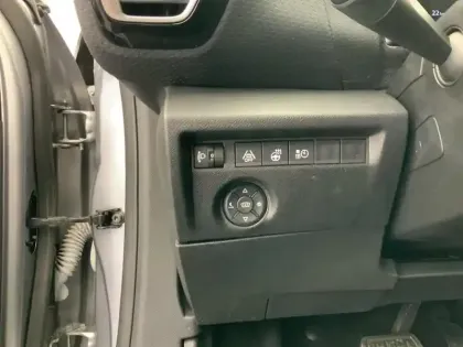 Photo 12 Citroën C4 e- 136 ch Automatique