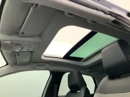 Photo 17 Citroën C4 e- 136 ch Automatique