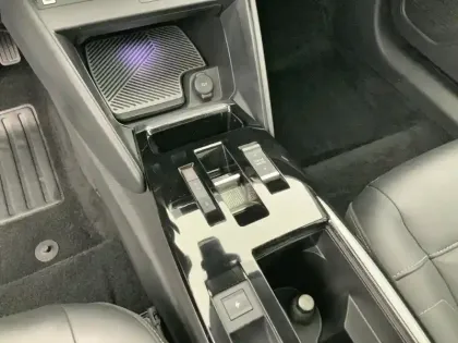 Photo 16 Citroën C4 e- 136 ch Automatique