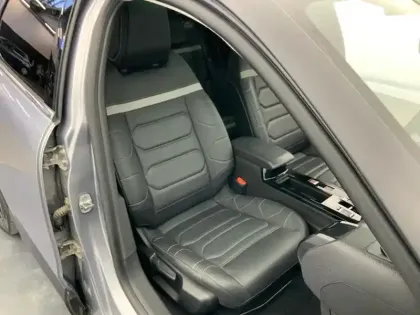 Photo 8 Citroën C4 e- 136 ch Automatique