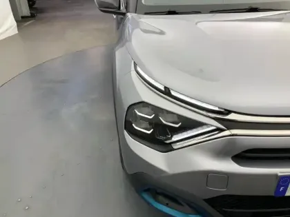 Photo 19 Citroën C4 e- 136 ch Automatique