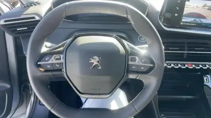 Photo 10 Peugeot 208  Electrique 50 kWh 136ch