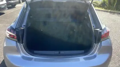 Photo 7 Peugeot 208  Electrique 50 kWh 136ch